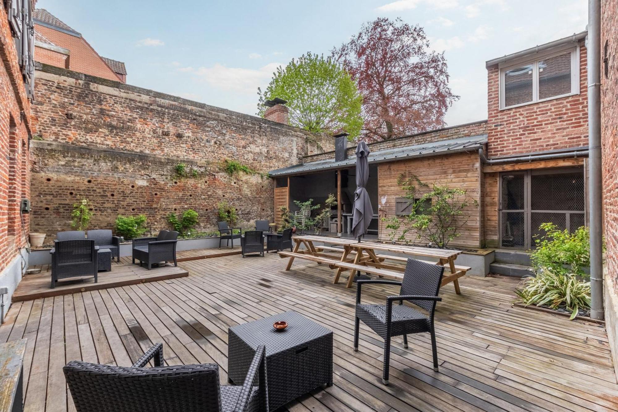 Douai House Hotel Exterior photo
