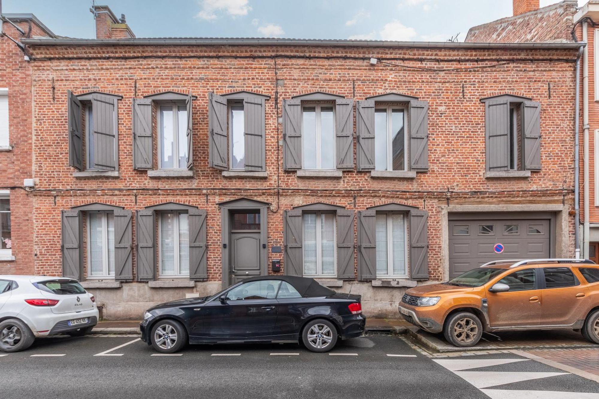 Douai House Hotel Exterior photo